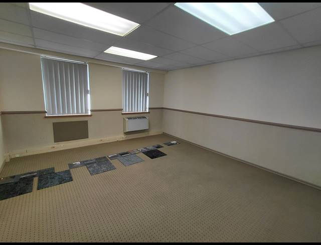 170M² OFFICE TO LET IN LYME PARK